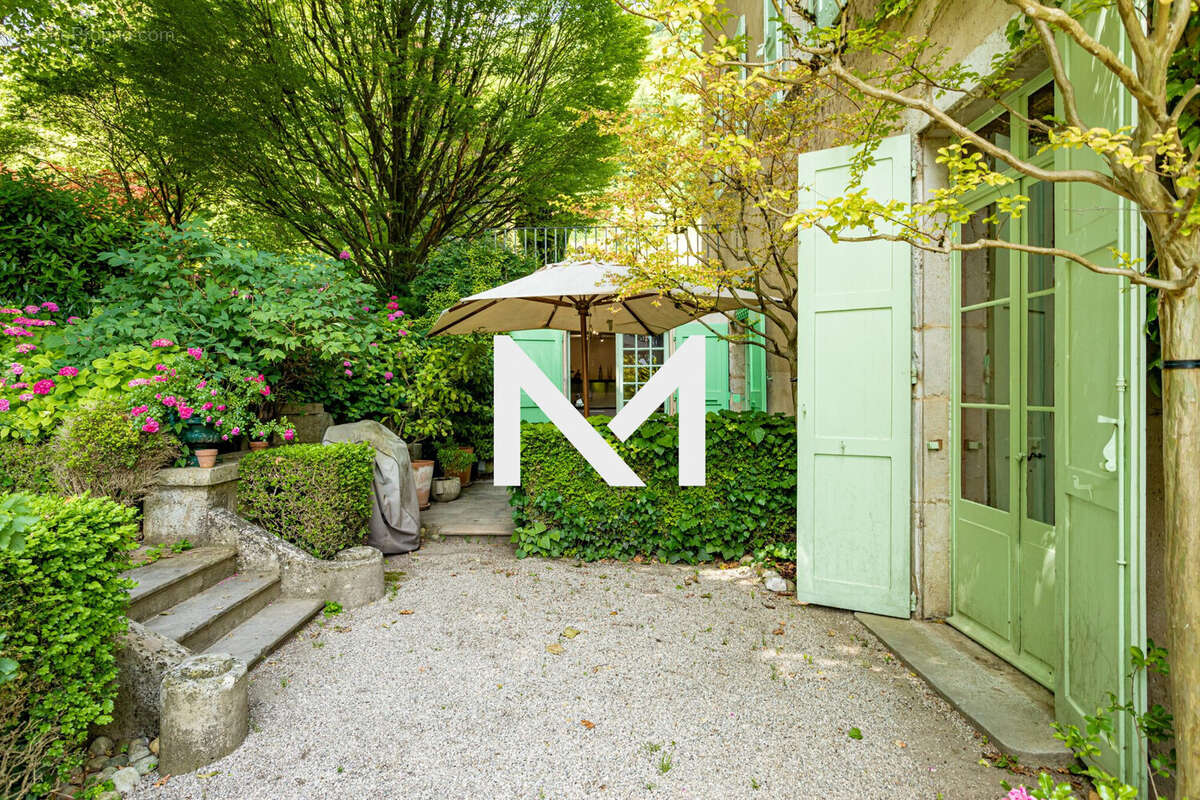 Maison à NOYAREY