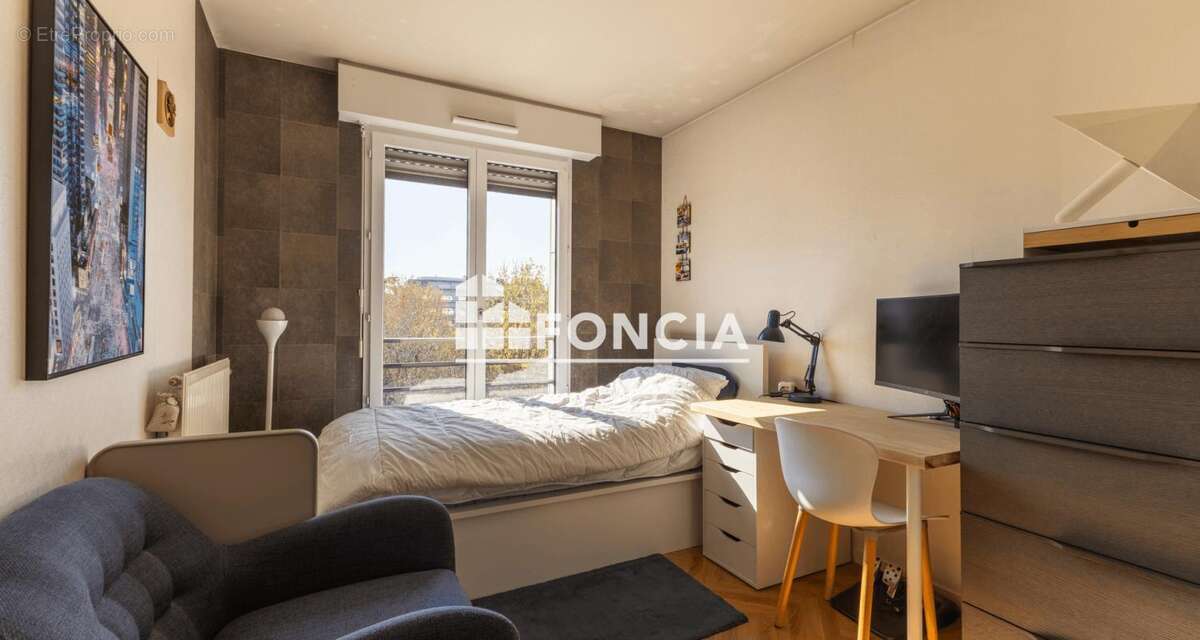 Appartement à LEVALLOIS-PERRET
