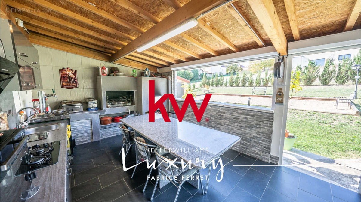 Maison 8 pièces 285 m² à vendre à Artonne (63460) - photo 8