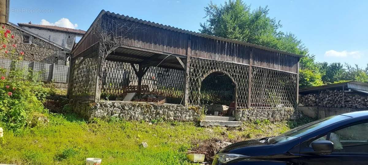 Maison à BAZINCOURT-SUR-SAULX