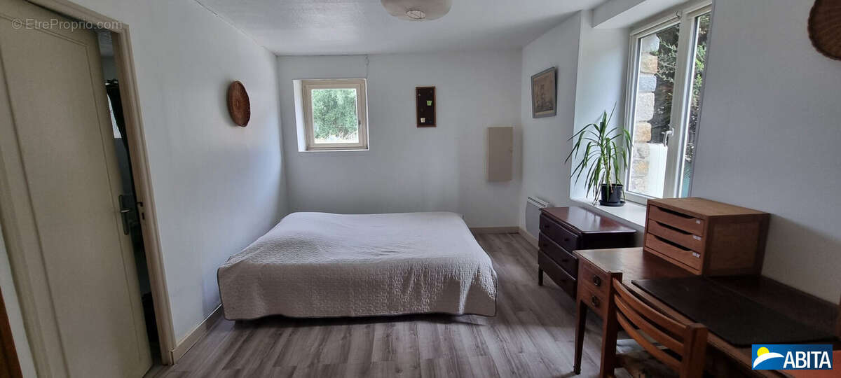 Maison à SAINT-GUINOUX