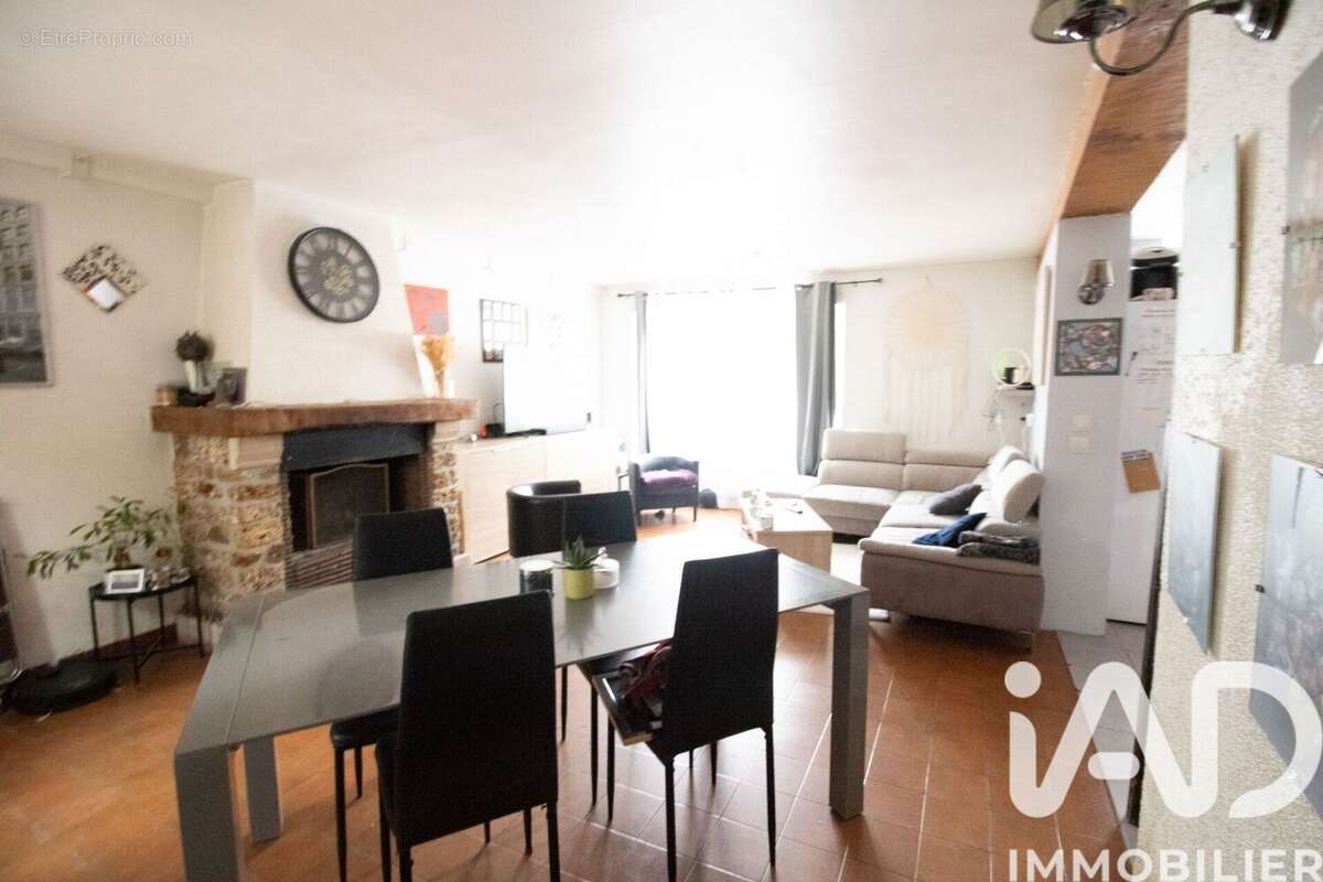 Maison 95 m² à Saint-Germain-Sous-Doue  - photo 4