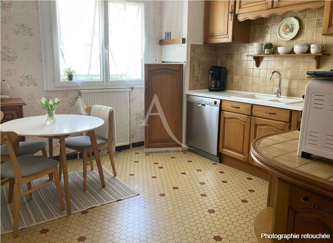 Maison sur sous-sol idéalement située à Fontenay-Le-Comte - photo 2