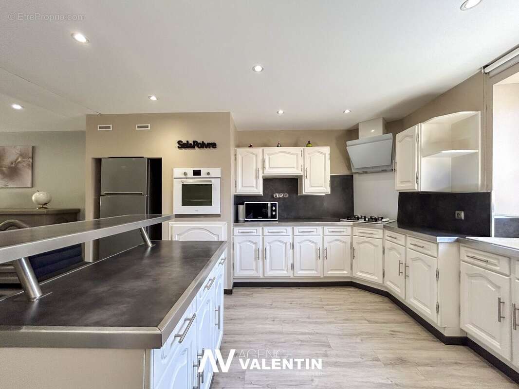 Maison à SAINT-PRIVAT-LA-MONTAGNE