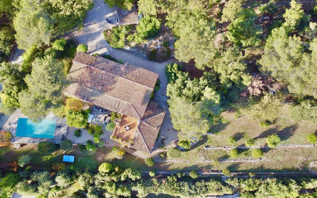 Maison à TOURRETTES-SUR-LOUP