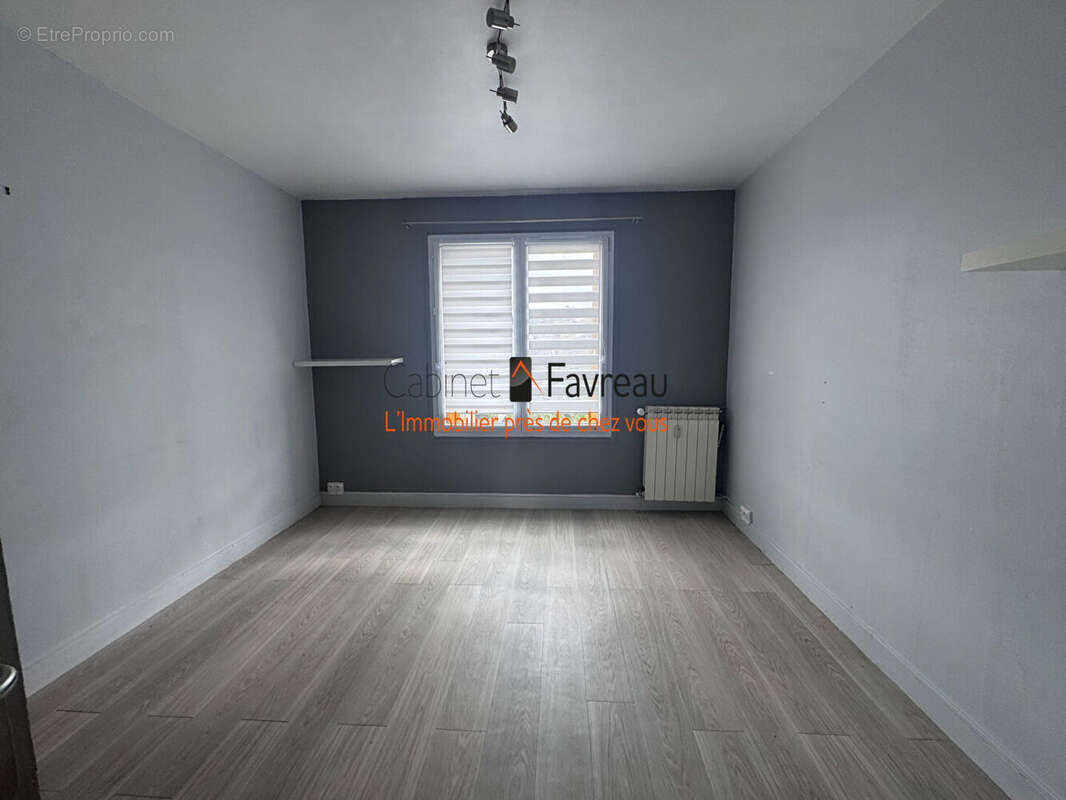 Appartement à L&#039;HAY-LES-ROSES