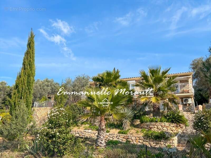 Maison à BAGNOLS-EN-FORET