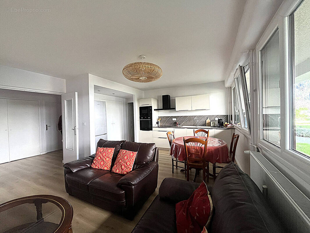 Appartement à SAINT-CYR-SUR-LOIRE