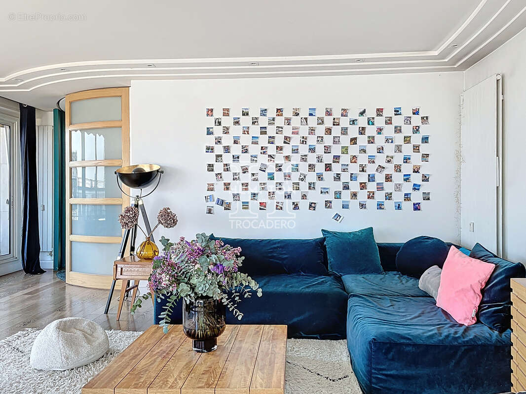 Appartement à PARIS-16E