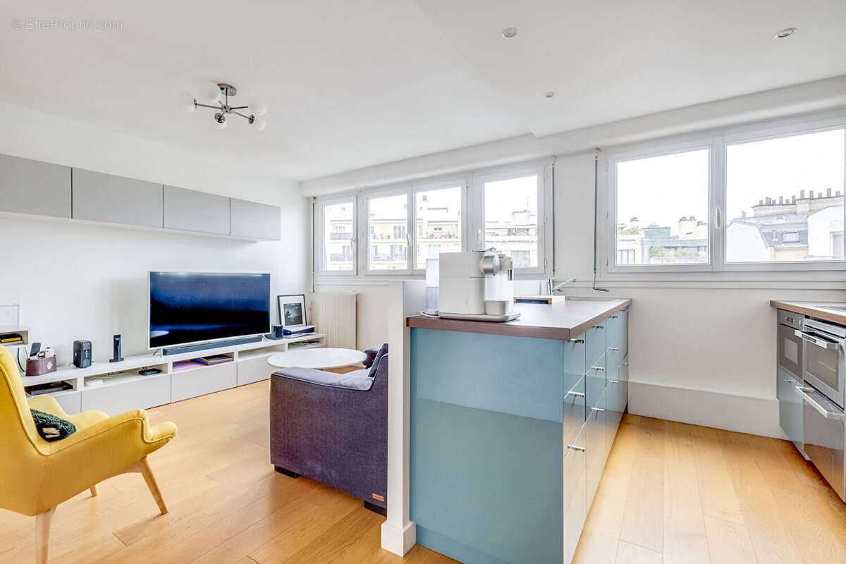 Appartement à PARIS-15E