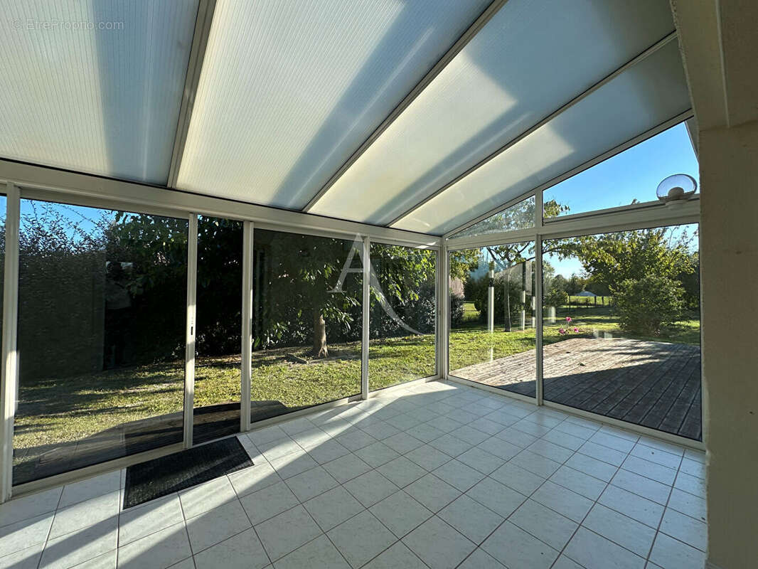 Maison à SAINT-PORCHAIRE