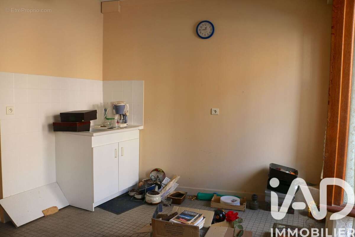 Maison 128 m² à Vernet-La-Varenne  - photo 7