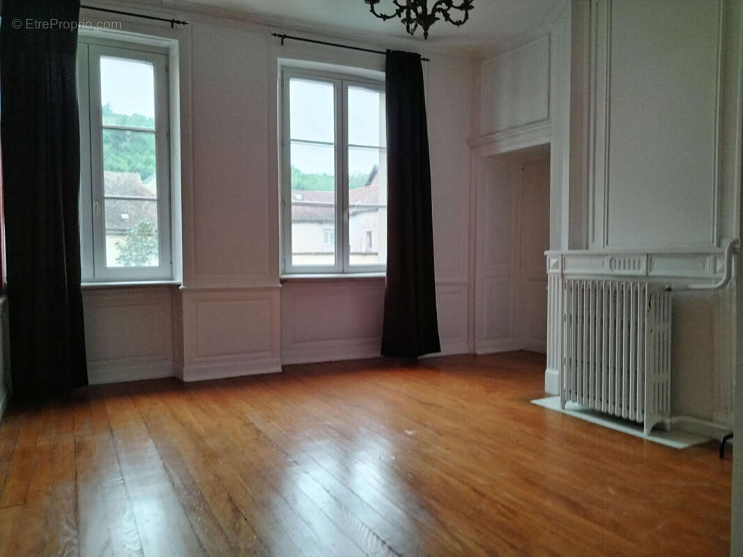 Appartement à SALINS-LES-BAINS