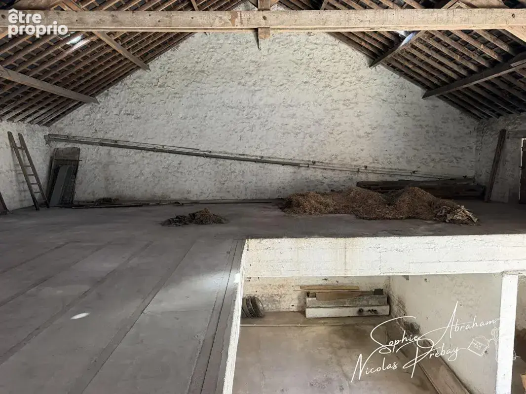 Grange de 190 m² avec jardin ? c?ur de toury - photo 6