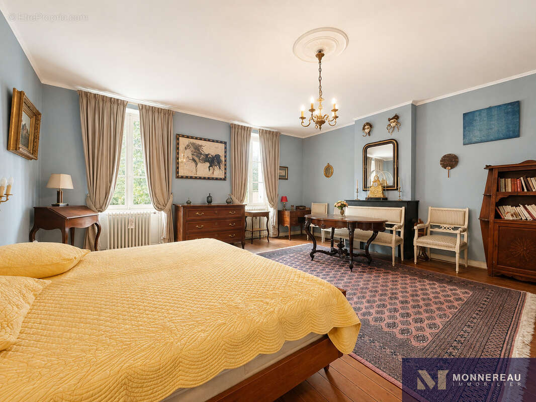 Maison bourgeoise avec parc et piscine en coeur de ville - photo 19