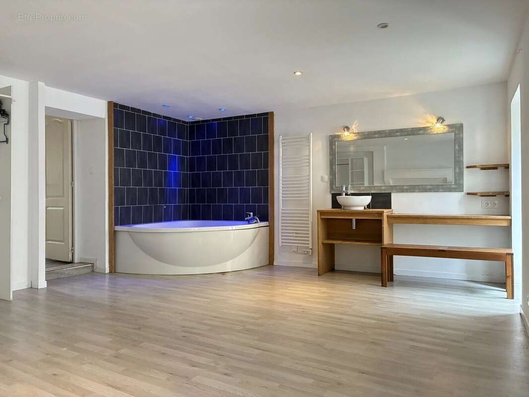 Maison de ville à Montmorillon, idéal pour investisseurs - photo 9