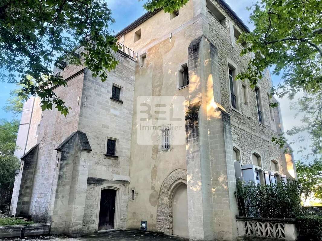 Appartement à VILLENEUVE-LES-AVIGNON