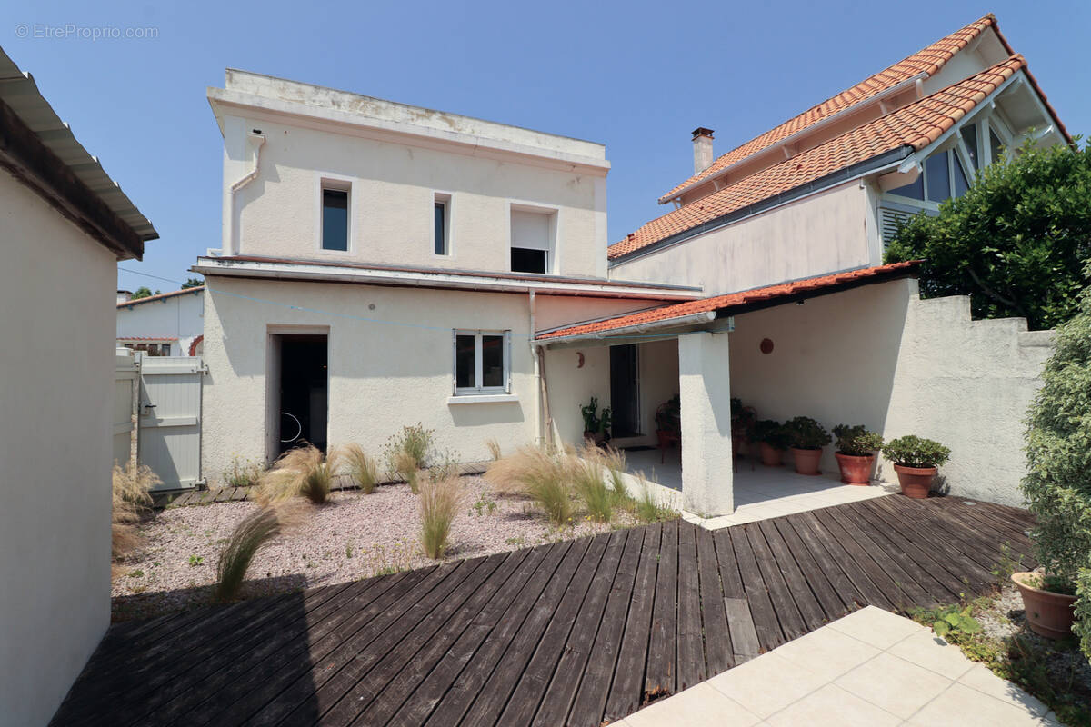 Maison à SAINT-GEORGES-DE-DIDONNE