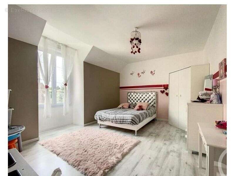 Maison 246 m² à Michery  - photo 8
