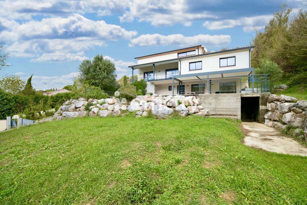 Maison à LACROIX-FALGARDE