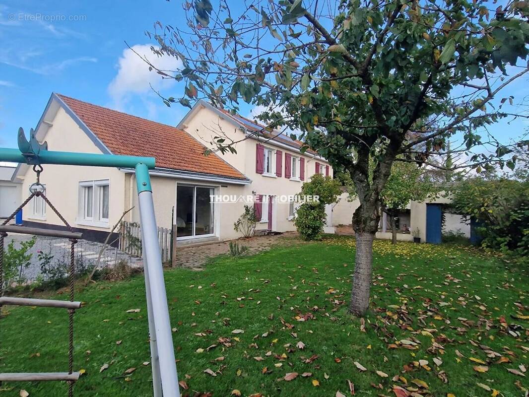 Maison à SAINTE-LUCE-SUR-LOIRE