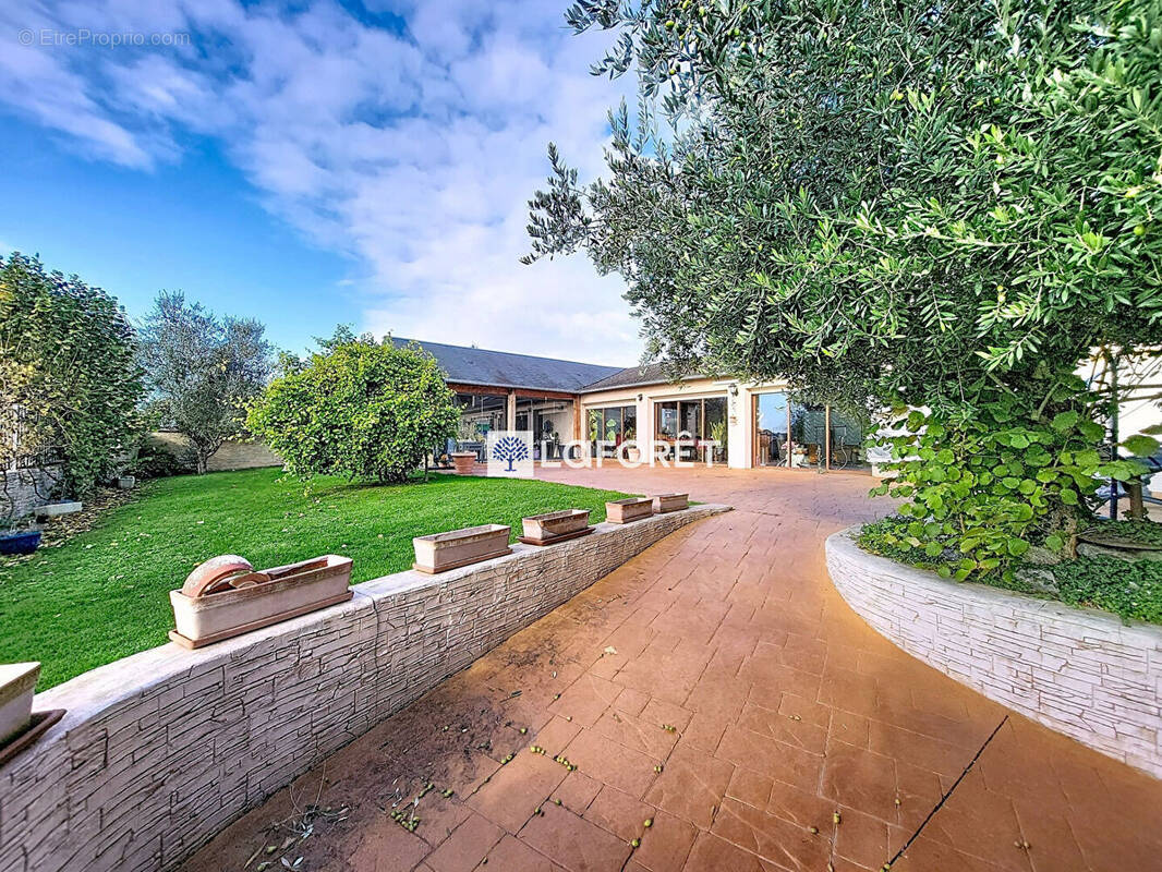 Maison à MAREST-DAMPCOURT