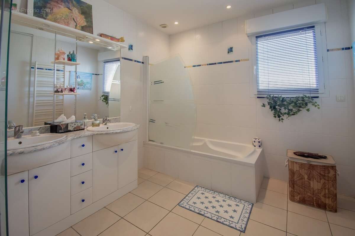 ROYAN – Maison familiale 4 chambres – - photo 14