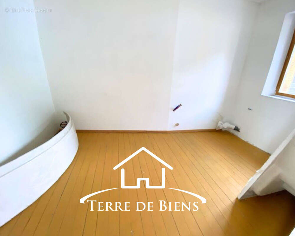 Nouveauté  Spacieux duplex de plus de 150 m2 avec terrasse en plein centre-ville de Chauny - photo 7