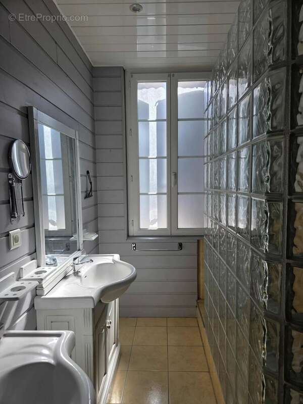 Maison à SAINT-JUERY