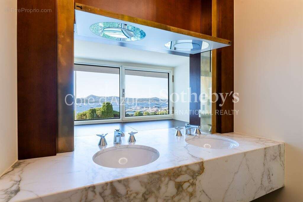 Appartement à SAINT-TROPEZ