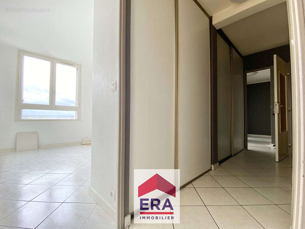 Appartement à SARTROUVILLE