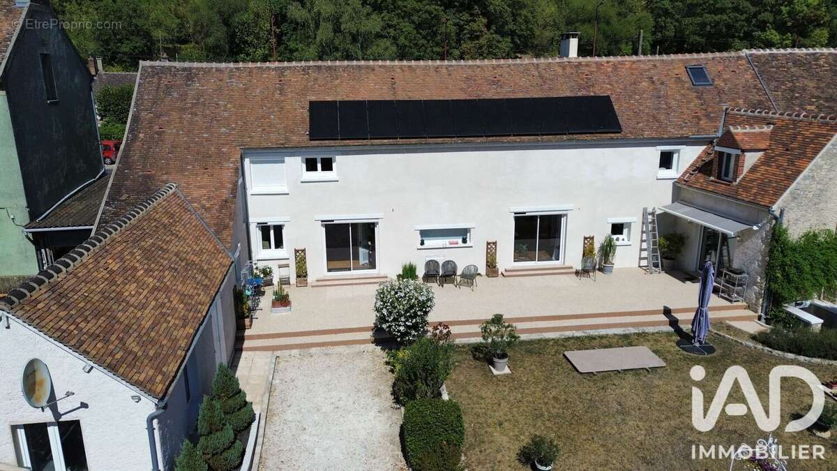 Maison 234 m² à Dordives  - photo 2