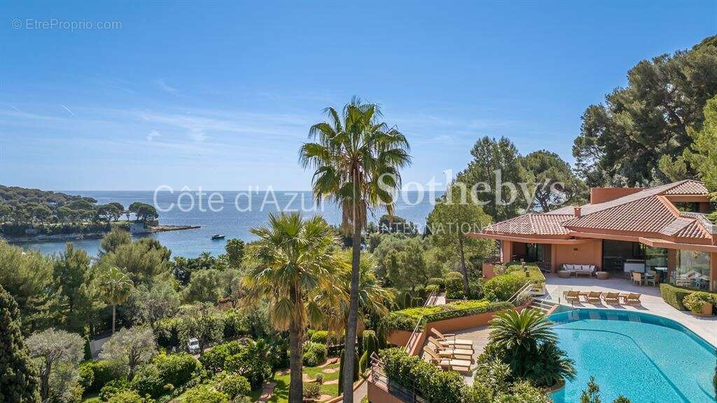 Saint Jean Cap Ferrat, domaine privé avec deux villas, parc paysager, piscine à débordement - photo 18