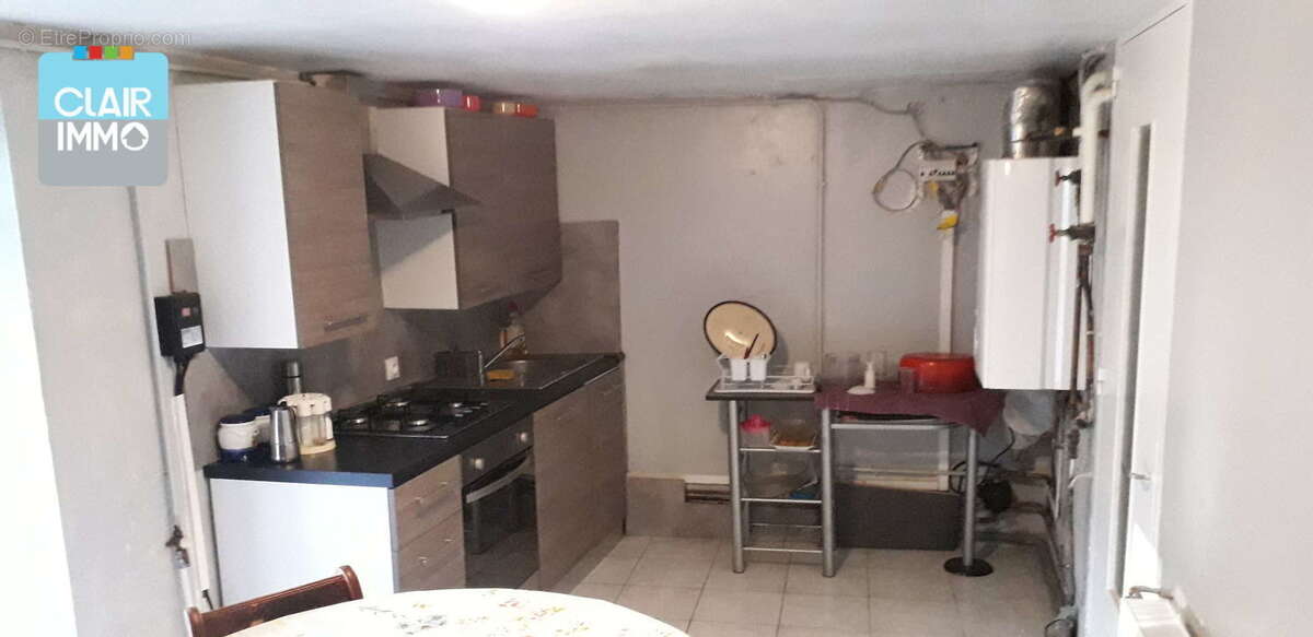 A SAINT-ALBAIN PROCHE MACON MAISON 5 PIECES DE 150 M2 SUR