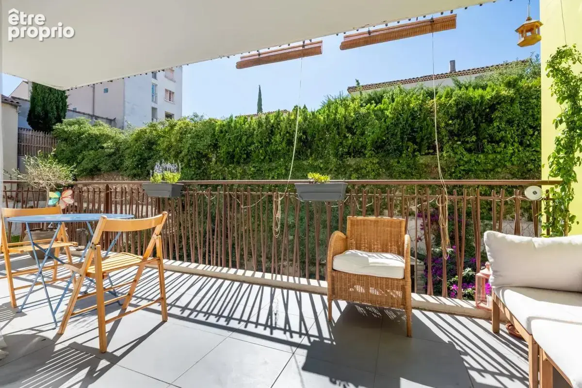 A vendre t3 renove avec garage et terrasse a marseille 13004 - photo 3