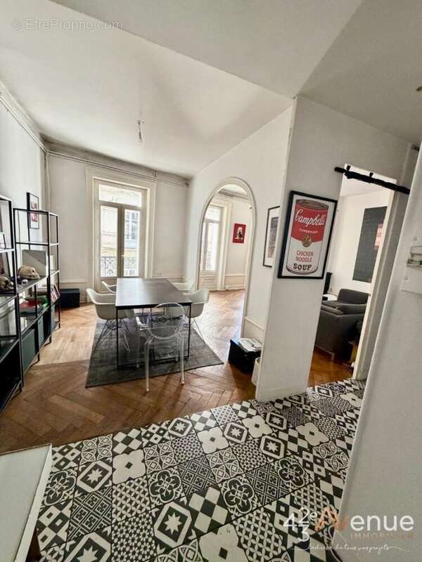 Appartement à SAINT-ETIENNE