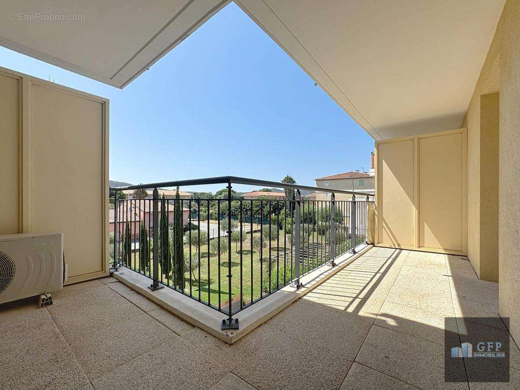 Appartement à BORMES-LES-MIMOSAS