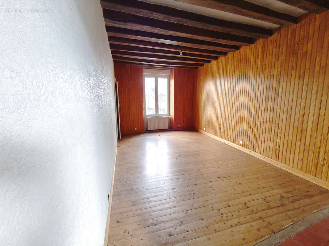 Appartement à SAINT-VINCENT-DU-LOROUER