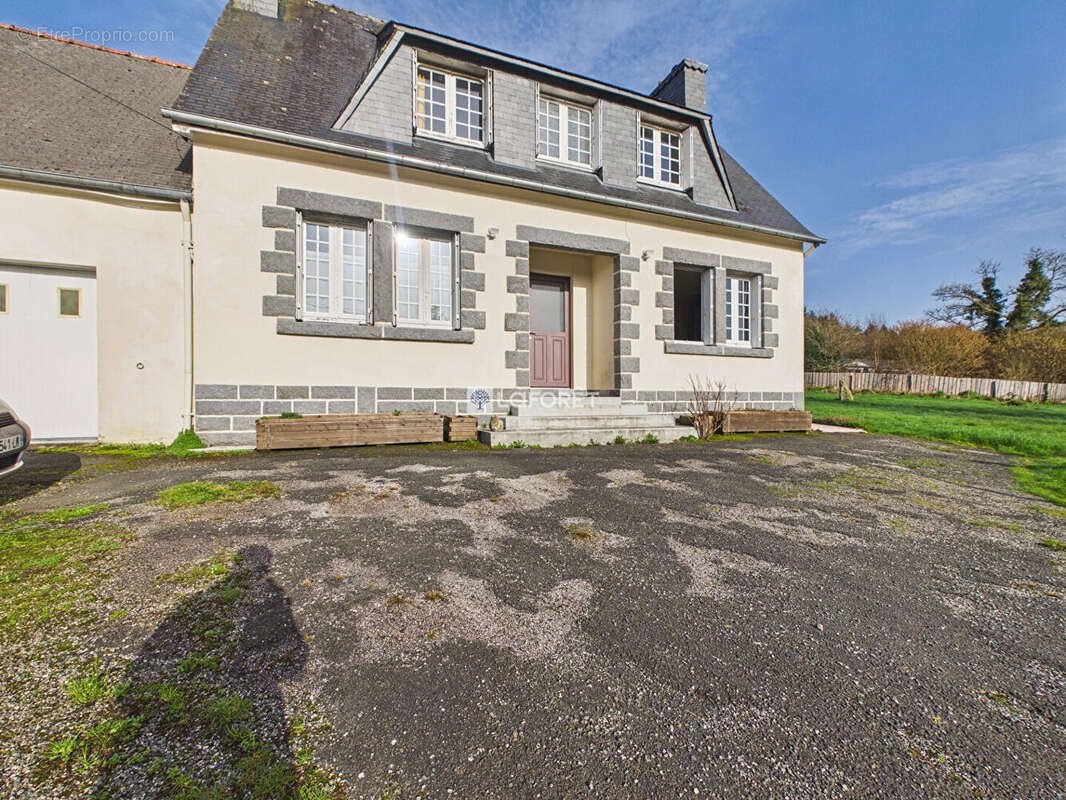 Maison à SAINT-RIVOAL
