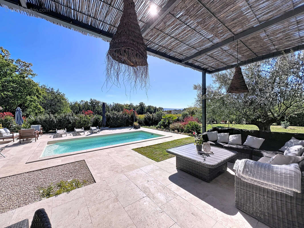 Maison à SAINT-SATURNIN-LES-APT