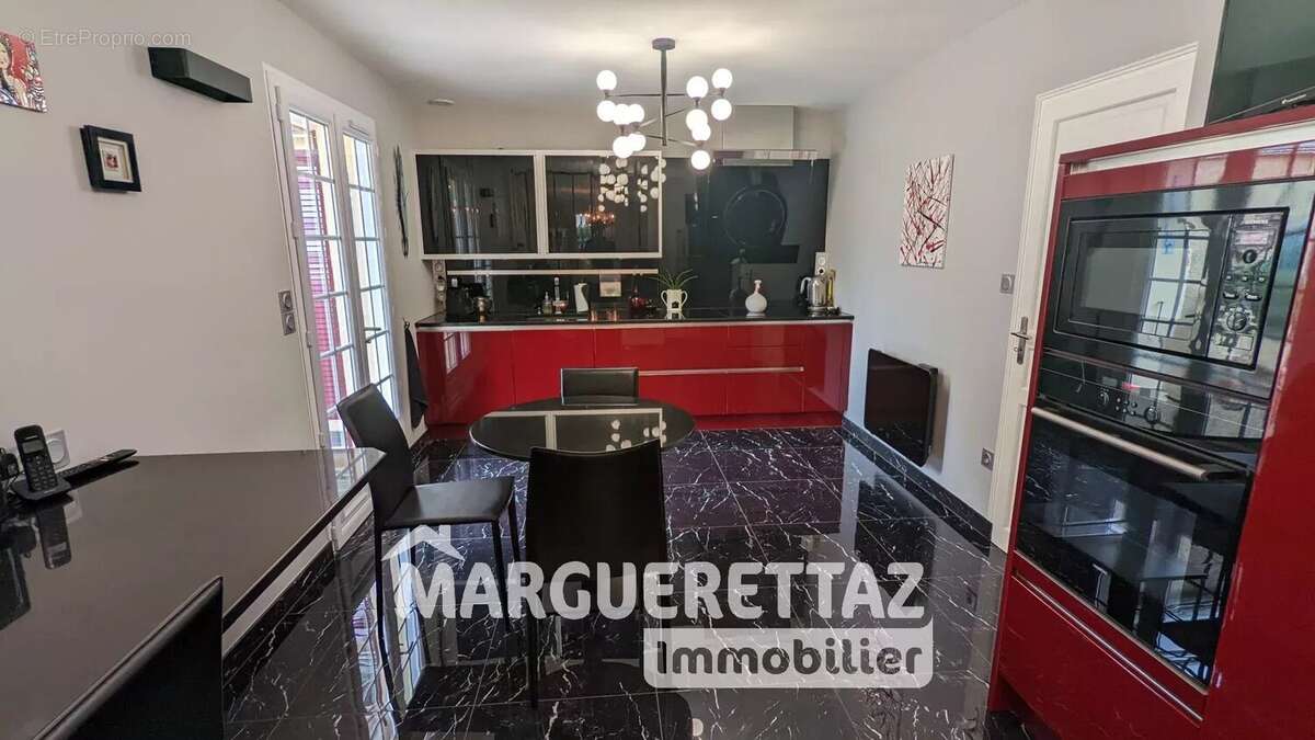 Maison à CRANVES-SALES