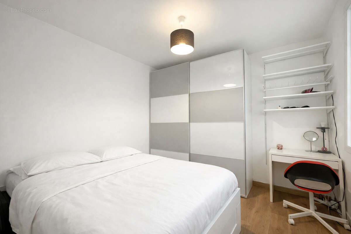 Appartement à COURBEVOIE