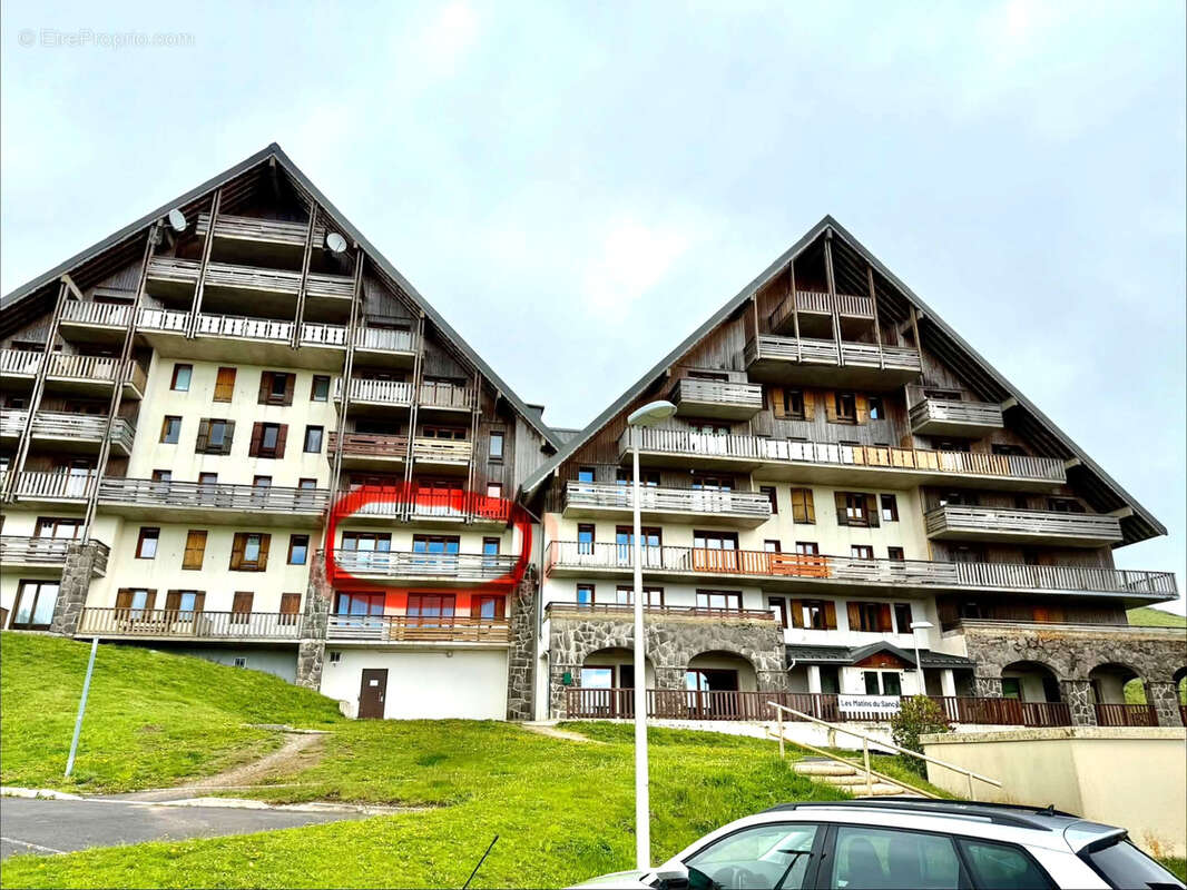 T2 Super Besse dans résidence avec piscine intérieure - photo 3