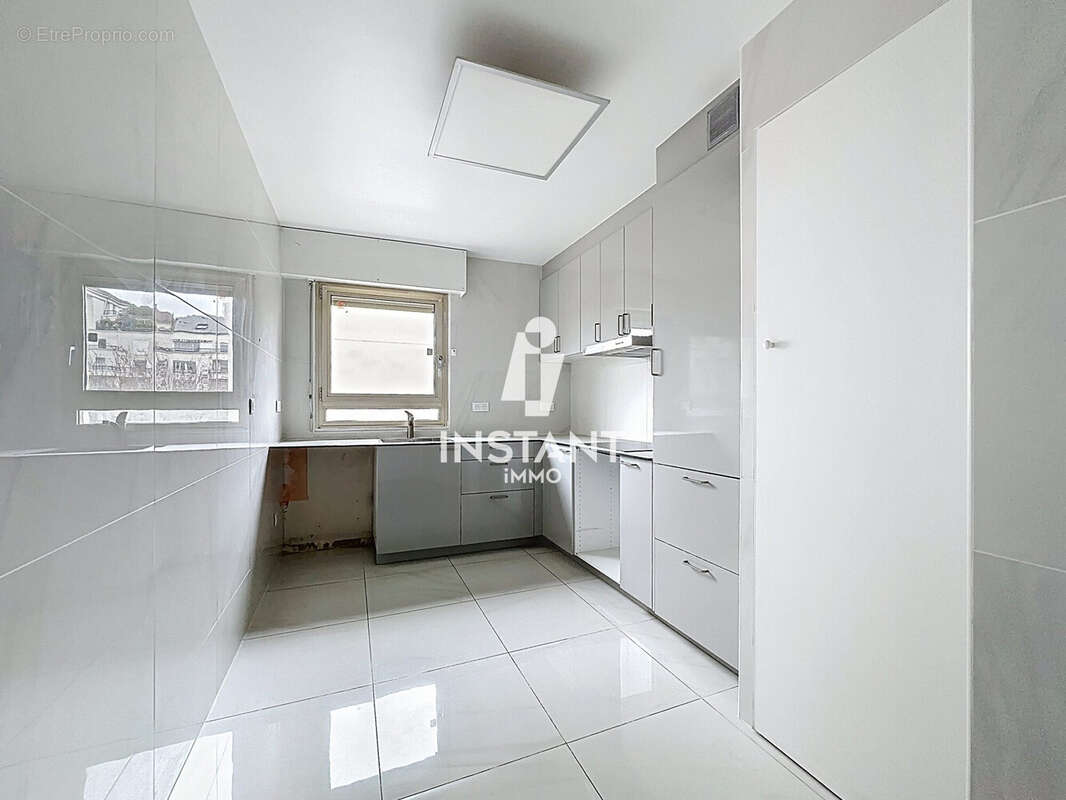 Appartement à CHARENTON-LE-PONT