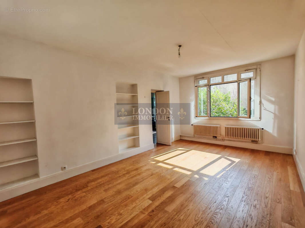 Photo Appartement à Versailles au prix de 599 000€