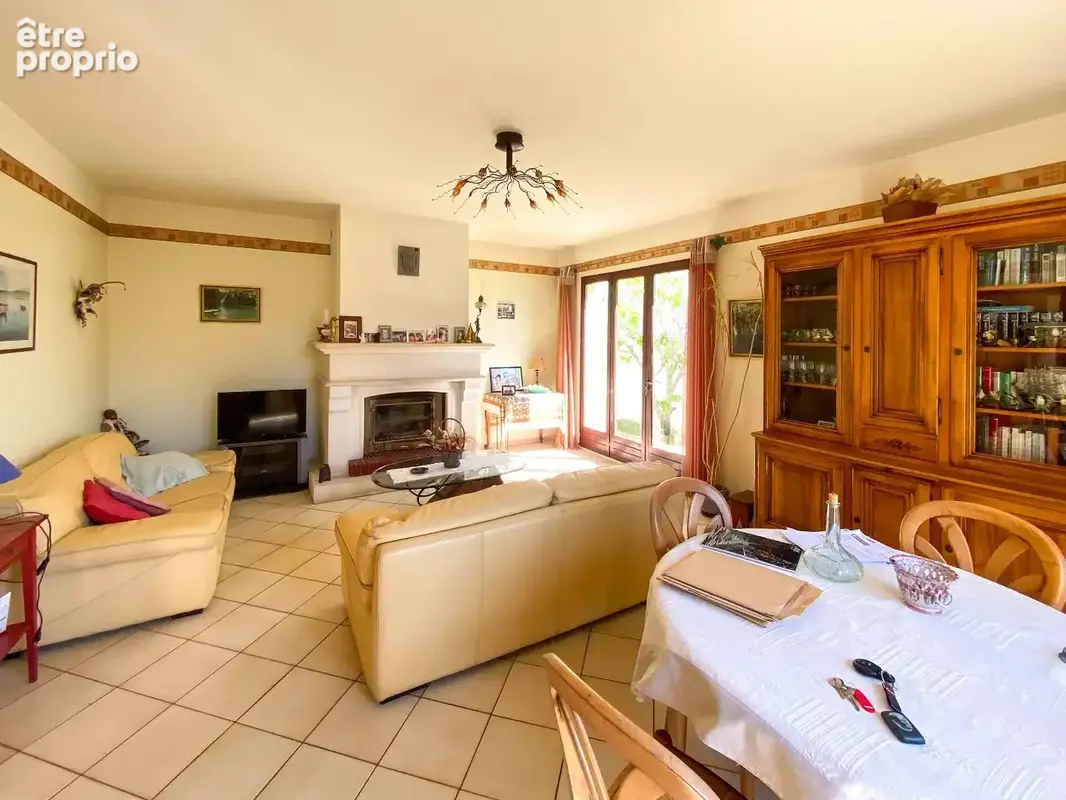 Implantée sur un terrain clos et ensoleillé de 620 m², cette maison de plain-pied développe 115 m² habitables - photo 5