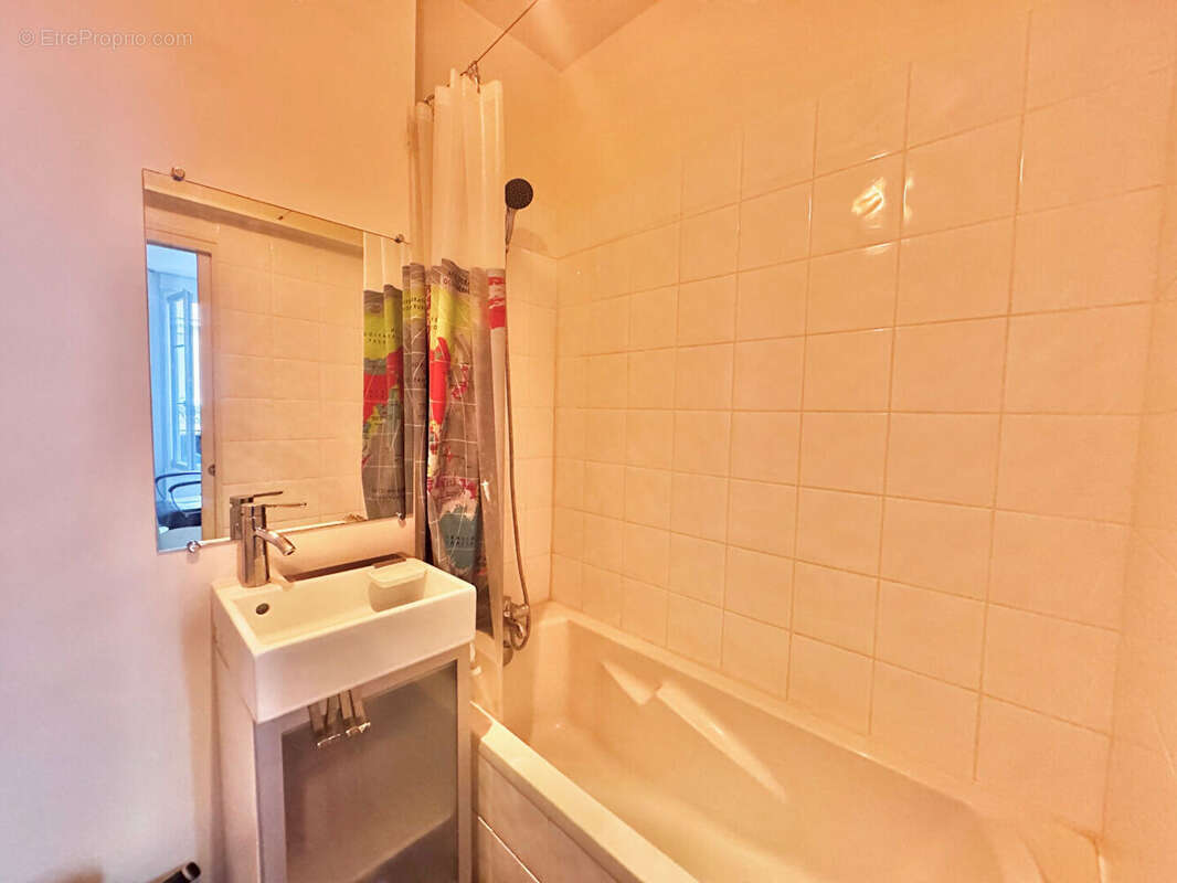 Appartement à PARIS-11E