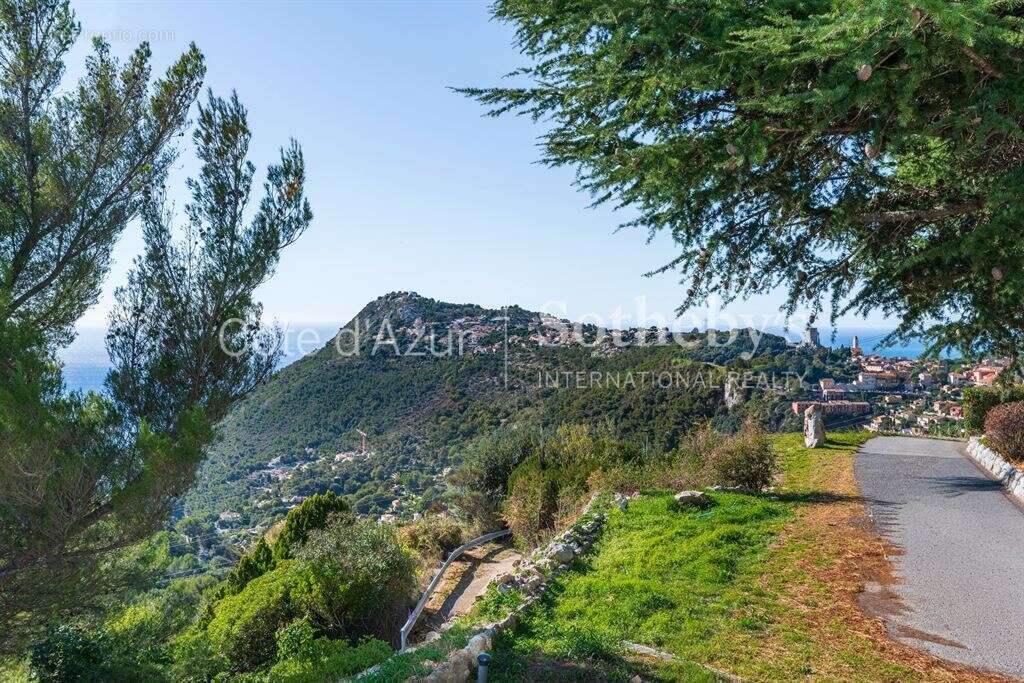 Appartement à LA TURBIE