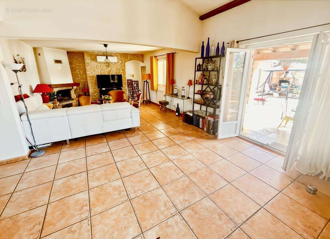Uzès: Maison 5 ch avec piscine - photo 4