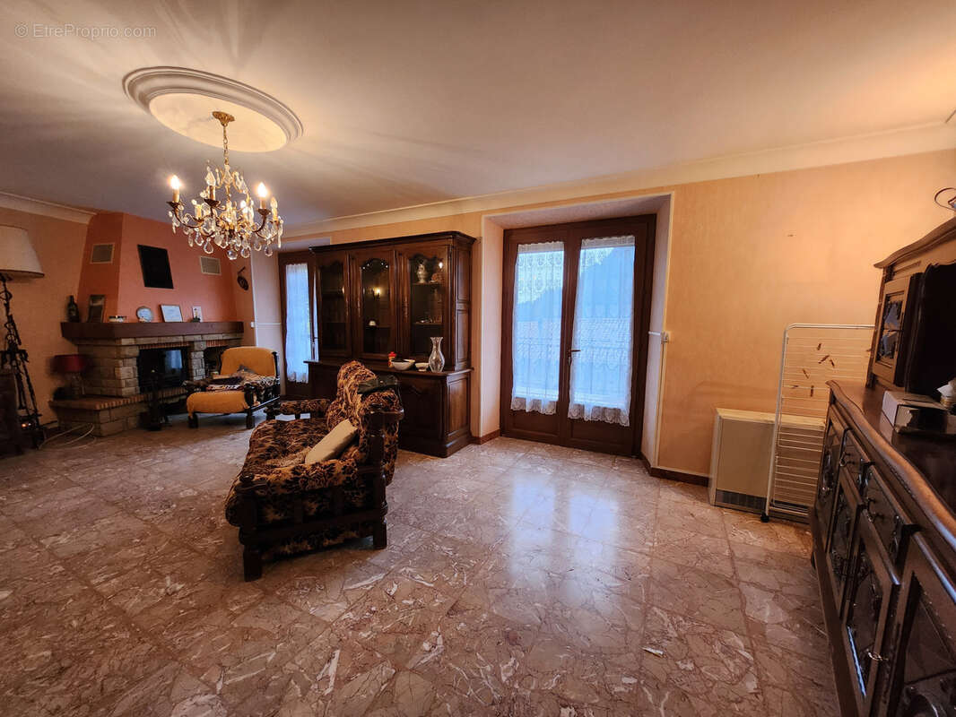 Maison à ANTRAIGUES-SUR-VOLANE